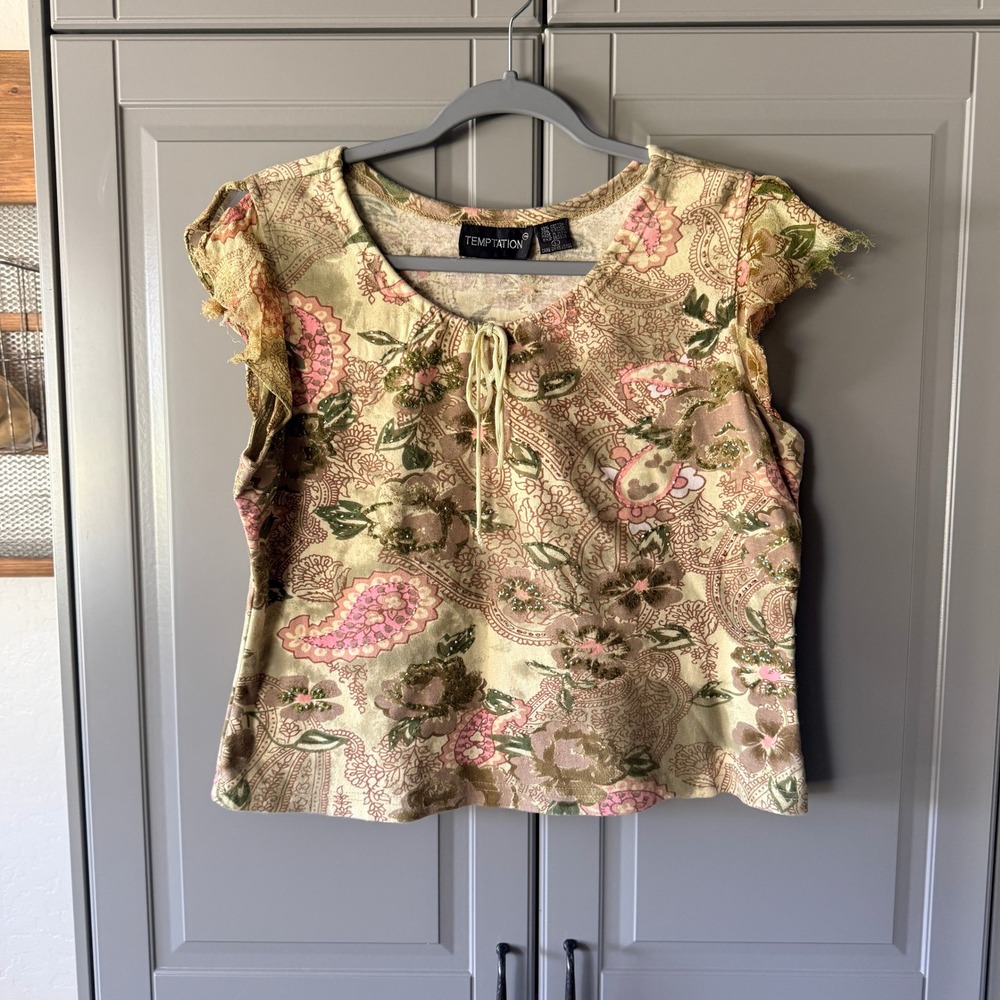 Temptation Womens Y2K Paisley Beaded Raw Edge Cap Sleeve Top, Green Pink, L